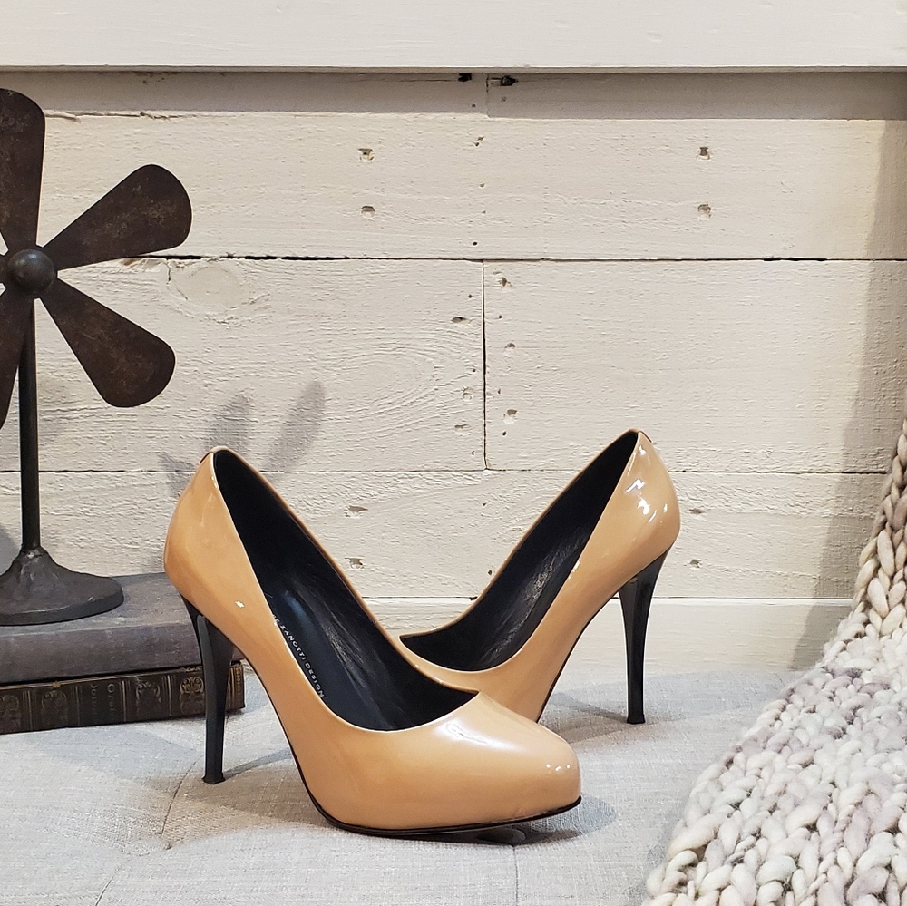 Giuseppe Zanotti Design Nude Heels